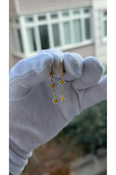 charmove ile kendinizi şımartın Kadın Sallantılı Gold Renk Papatya Model Küpe