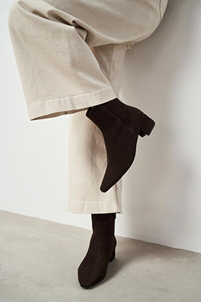 NİŞANTAŞI SHOES Γυναικείες μπότες Jesse Bitter Brown Suede από γνήσιο δέρμα με λεπτομέρεια από καουτσούκ με επίπεδη σόλα
