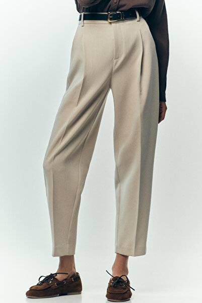 Açelya Okcu Premium Vento Mid-Waist Short-Leg Lycra Pants