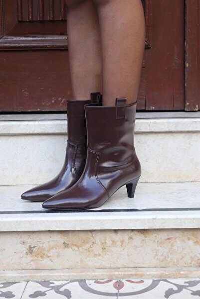 BeBeQ Store Julia Brown Shiny Leather Short Detailed Short Heeled Women's Boots