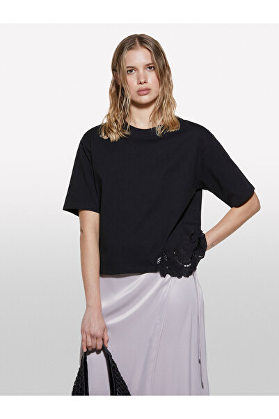 Sisley Γυναικείο μπλουζάκι από 100% βαμβάκι με λεπτομέρεια κεντήματος με λαιμόκοψη και κανονική εφαρμογή - 325P3F1QL107M