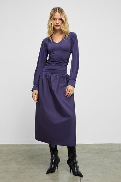 GRIMELANGE YOKEND Kadın V Yakalı Büzgü Detaylı Esnek Kumaşlı Eteği Poplin Mor Elbise