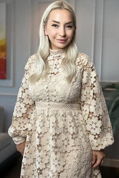 Muna Boutique Bisiklet Yaka Dantel Önden Düğme Detaylı Krem Kadın Elbise