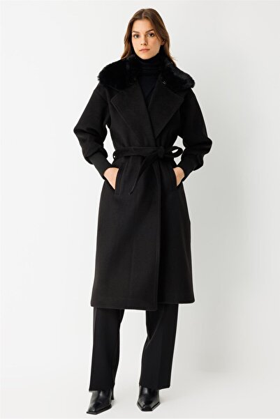 Esswaap Yakası Kürklü Önden Bağlamalı Kaban Siyah