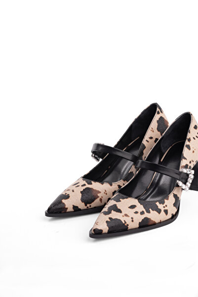 Tasarım Elegant with Its Patterned Buckle, Modern Style, Stylish Everyday High-Heeled Shoes, Fashionable and Makes a Difference.