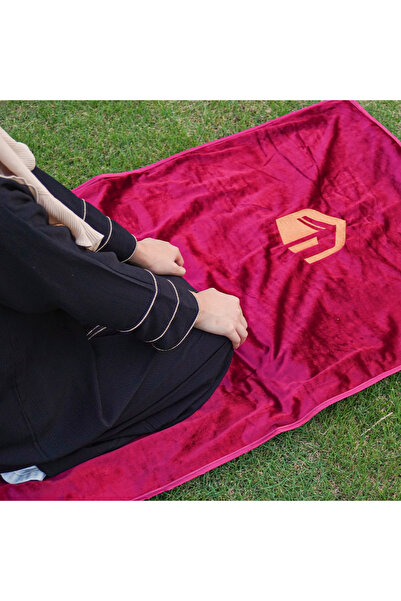 nooraliya Muslim Travel Prayer Rug, Velvet Hand-Embroidered Kaaba Mat