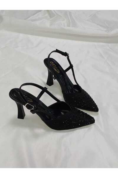 018 حذاء بكعب مدبب مطرز بالأحجار الأنيقة