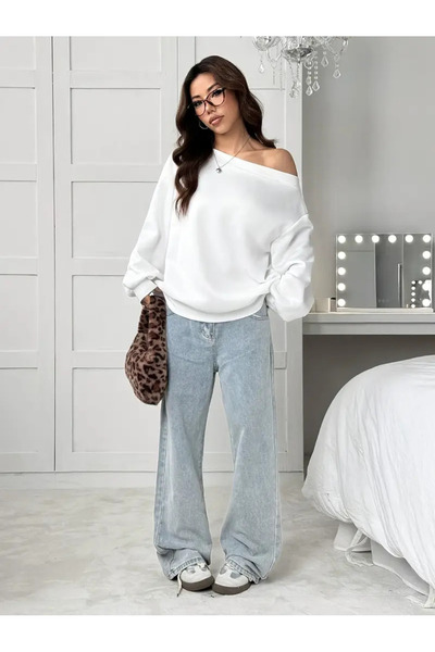 Agolady Kadın Oversize Beyaz Omuz Açık Madonna Yaka Sweatshirt