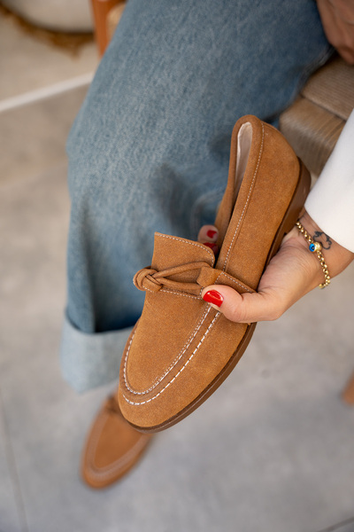 LAMİNTA Onapy Tan Suede Flat Sole Knot Detailed Shoes