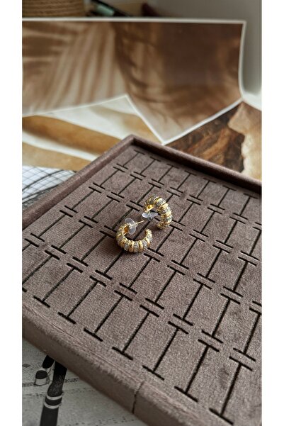 KAD COLLECTION أقراط حلقية مرصعة بالأحجار