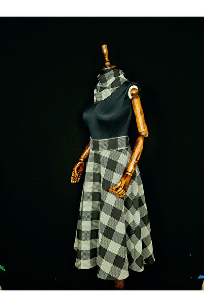 Sihirli Düğmeler Flared Skirt