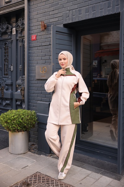 Wovi Hijab Tracksuit Set Bottom Top Set