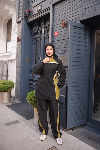 Wovi Hijab Tracksuit Set Bottom Top Set