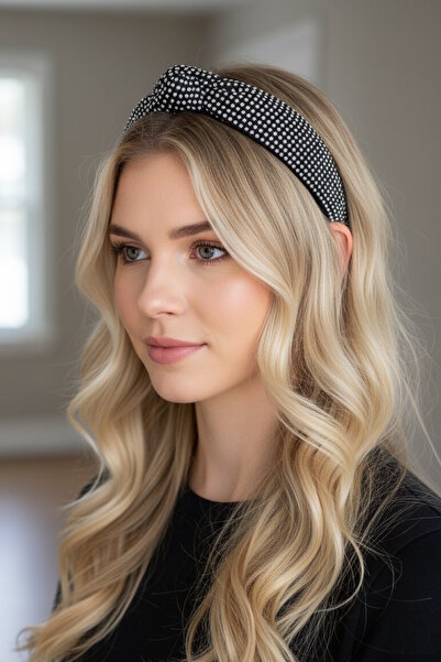 CAŞ DEKORASYON Black Color Stone Crown