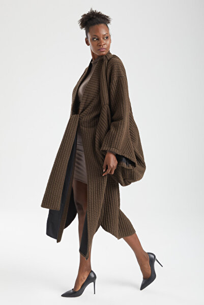 IMBUE Dokulu Örme Kapitone Kuşaklı Oversize Kimono Ceket