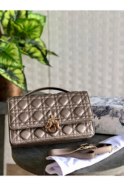 GGGG Shoulder bag with accessories