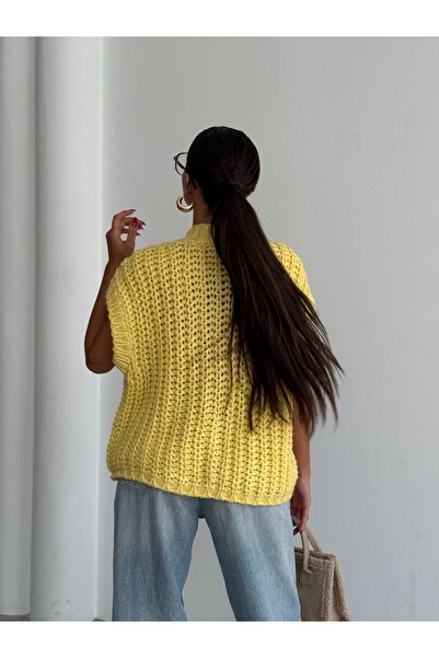 MAXXANA Gold Buttoned Knitted Sweater Vest