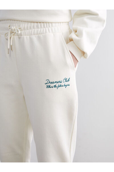 LC Waikiki XSIDE Bej Beli Lastikli Nakışlı Kadın Kalın Jogger Eşofman Altı W5IC28Z8