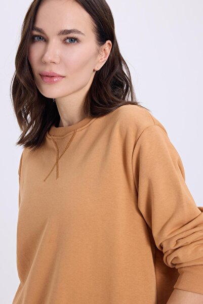 Tudors Women's Oversized Wide Cut 100% Cotton Basic Camel Crew Neck Sweatshirt