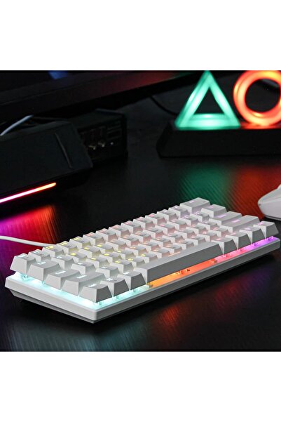 007 لوحة مفاتيح ألعاب ميكانيكية مدمجة بنسبة 60% مع مفاتيح بإضاءة خلفية RGB، باللون الأبيض