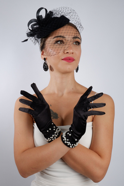 Hayalperest boncuk Stylish Black Short Lace Fingerless Bridal Gloves and Elegant Wedding Fascinator Hat Set