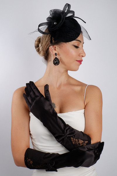 Hayalperest boncuk Elegant Black Satin Short Bridal Gloves and Chic Wedding Fascinator Hat Set