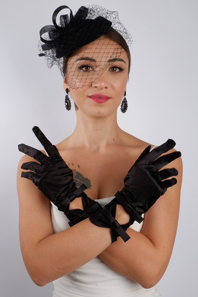 Hayalperest boncuk Eye-Catching Black Short Lace Bridal Gloves and Elegant Fascinator Wedding Ceremony Set