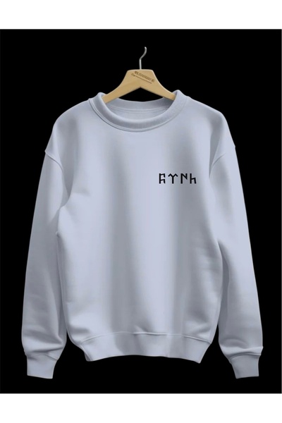 NewCabin Puloverul transmite spiritul simplu în moda modernă a străzilor. Uni...