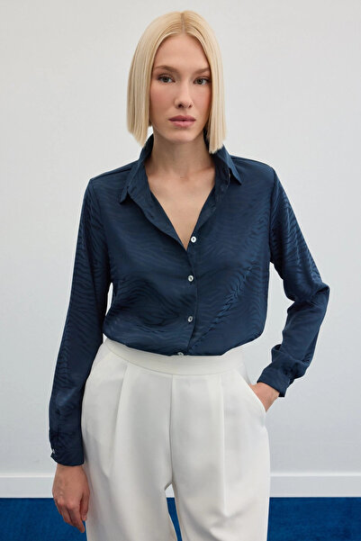 Sateen Сорочка в зебра-принт - темно-синя