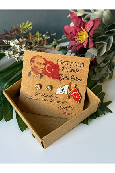 Türk Bayrağı Atatürk Rozeti Çift Flame ve Taşlı Küpe Set Öğretmenler Günü Kartlı ve Kutulu Hediyelik
