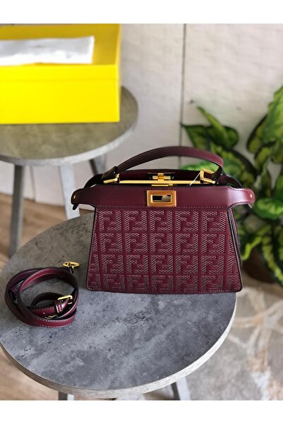 GGGG Shoulder bag with accessories