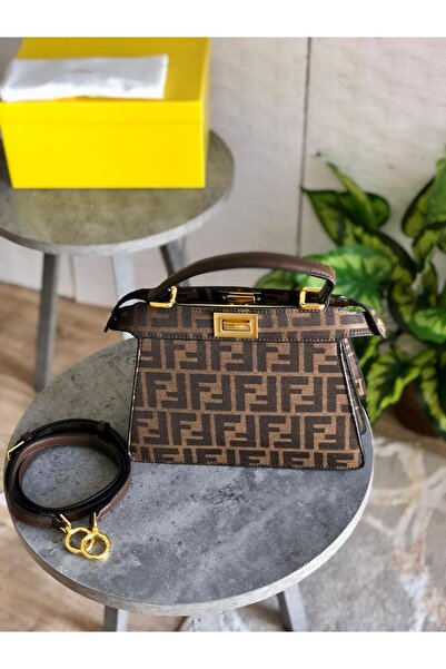 bag Shoulder bag with accessories