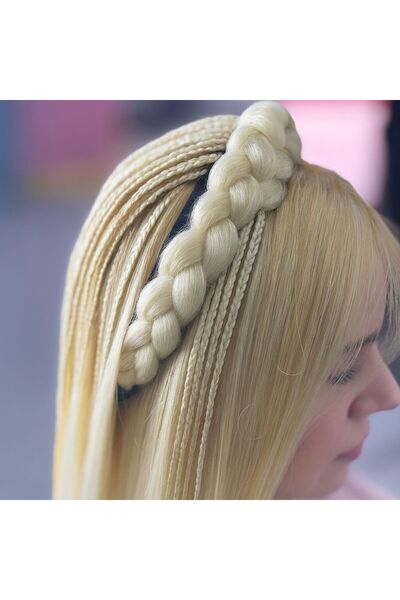 YASEMİN KAPLAN Braided Hair Crown – Stylish and Modern Hair Accessory