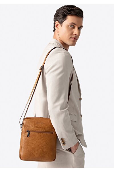 Wittchen Geantă bărbătească din imitație de piele cu curea reglabilă, maro, m...