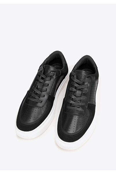 Wittchen Teniși bărbătești din piele cu perforații, negri, piele