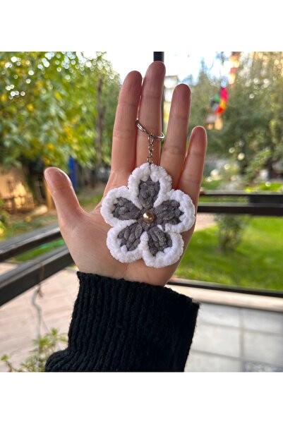 yucin Handmade Velvet Fluffy Flower Keychain & Gift & Bag Ornament