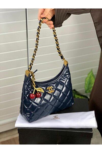 bag Shoulder bag with accessories