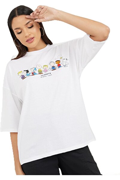 Styli Women Oversized Peanuts Graphic Print Drop Shoulder T-Shirt - White