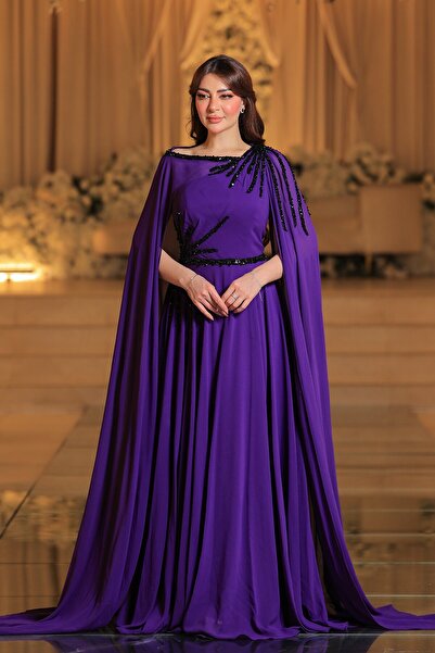 Lara فستان موف ملكي بتصميم الكاب وتطريز فاخ