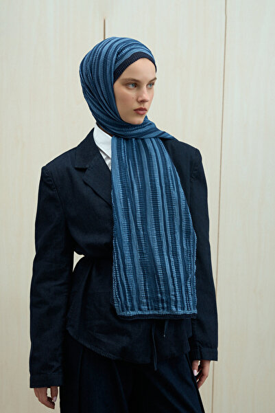 cs camellia scarf Ecru Dreams Muslin Shawl - Navy Blue