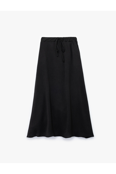 Koton تنورة نسائية سوداء واسع الأرجل من الأمام