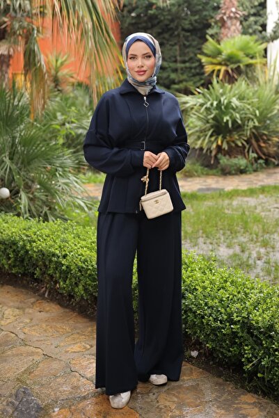 Asya Karen Polo Pants Suit with Tie