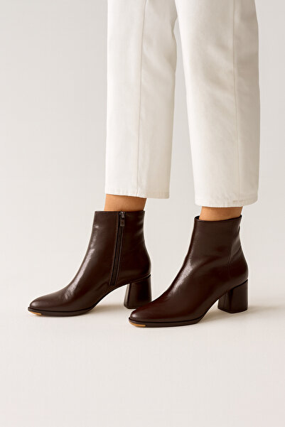 Beyond Women's Bitter Brown Vicky Heeled Rustic Leather Boots 6.5cm Byndrsl2406