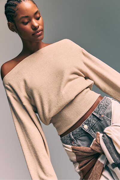 Stradivarius Bel kısmı dar geniş yaka örme tişört