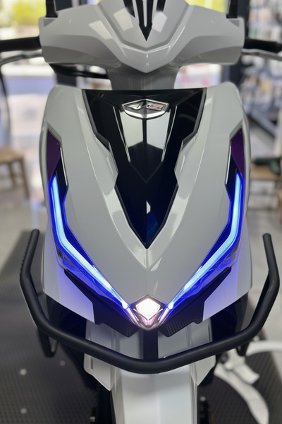 Banxtre ملصق تصميم المصباح الأمامي للدراجة النارية RKS VRS 125 (يمين ويسار)