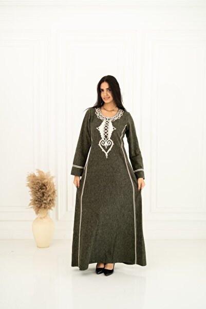 AFandina A stylish embroidered wool jalabiya that gives you a distinctive, warm, and irresistible elegance. ER-00336