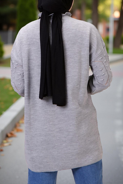 Qlees Fashion Transitional Gray Knitwear Tunic Sweater with Pompom Sleeves, Crew Neck and Embossed Knit Pattern