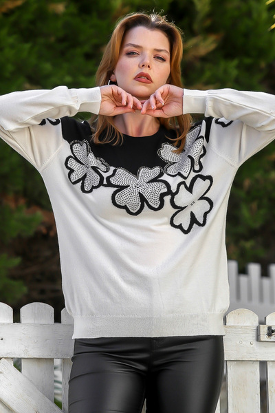 Chiccy Ecru Round Neck Long Sleeve Floral Trock Casual Knit Sweater 65 60