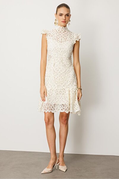 Nefeli Arka Fular Detaylı Dantel Elbise EKRU
