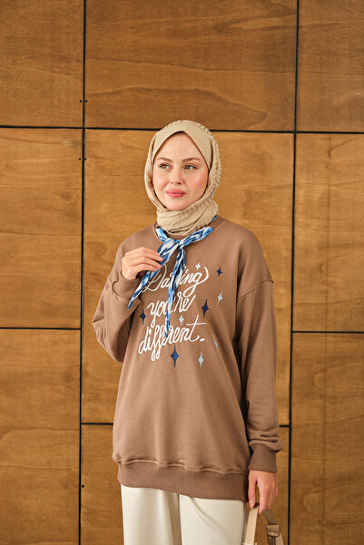 LOCCO Дамска блуза с шал и бродерия, цвят камилски